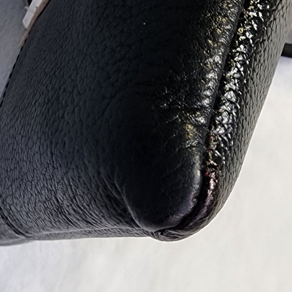 Tignanello Black and Tan Pebbled Leather Wristlet EUC - Picture 10 of 17